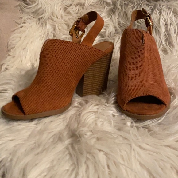 Shoes - Alter’d State block heels